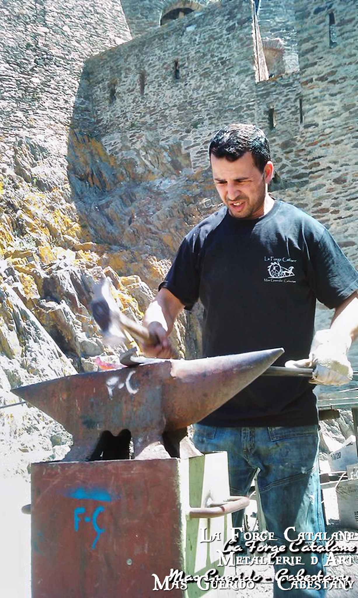 Demonstration forge fort saint elme collioure 2010 forge catalane 9.jpg